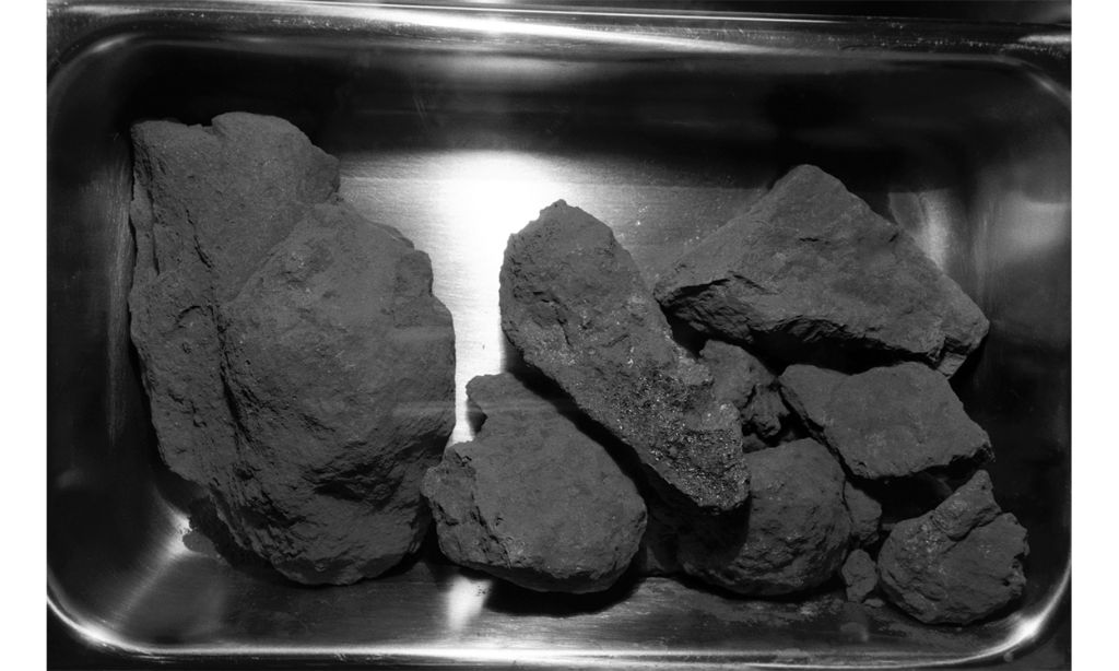 Mondgestein der Apollo 11 Mission im Transportbehälter. NASA, ID: s69-45519